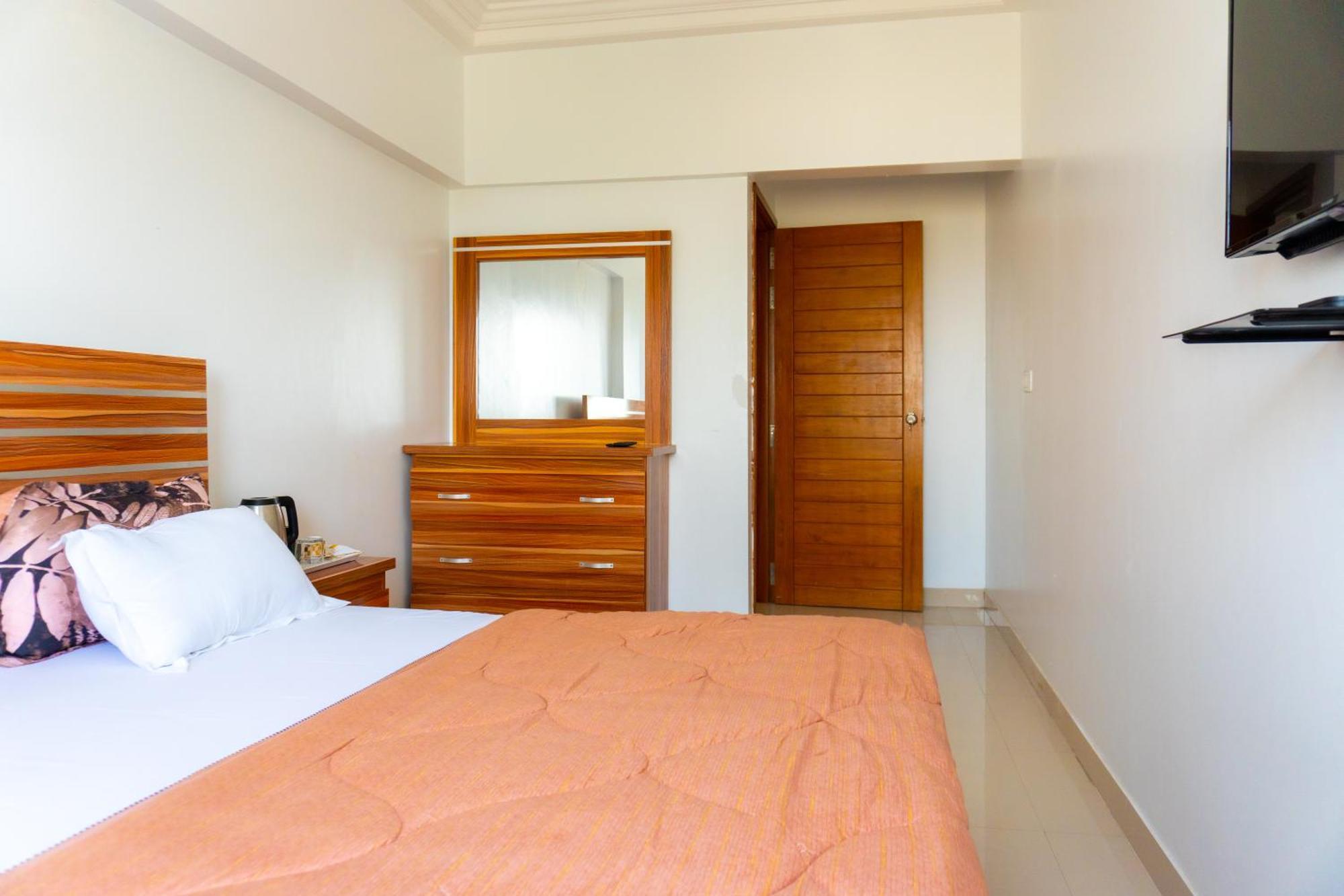 Chambres Meublees Avenue Cheikh Anta Diop Dakar Kültér fotó